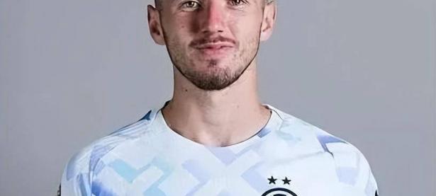 九游app-新秀球员崭露头角，受到赞誉和关注的简单介绍